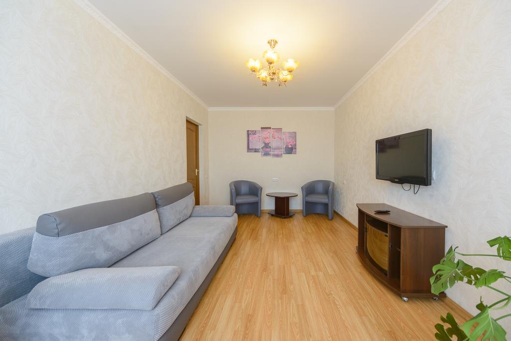 Artal Apartment On Obolonskaya Square 3 키예프 외부 사진