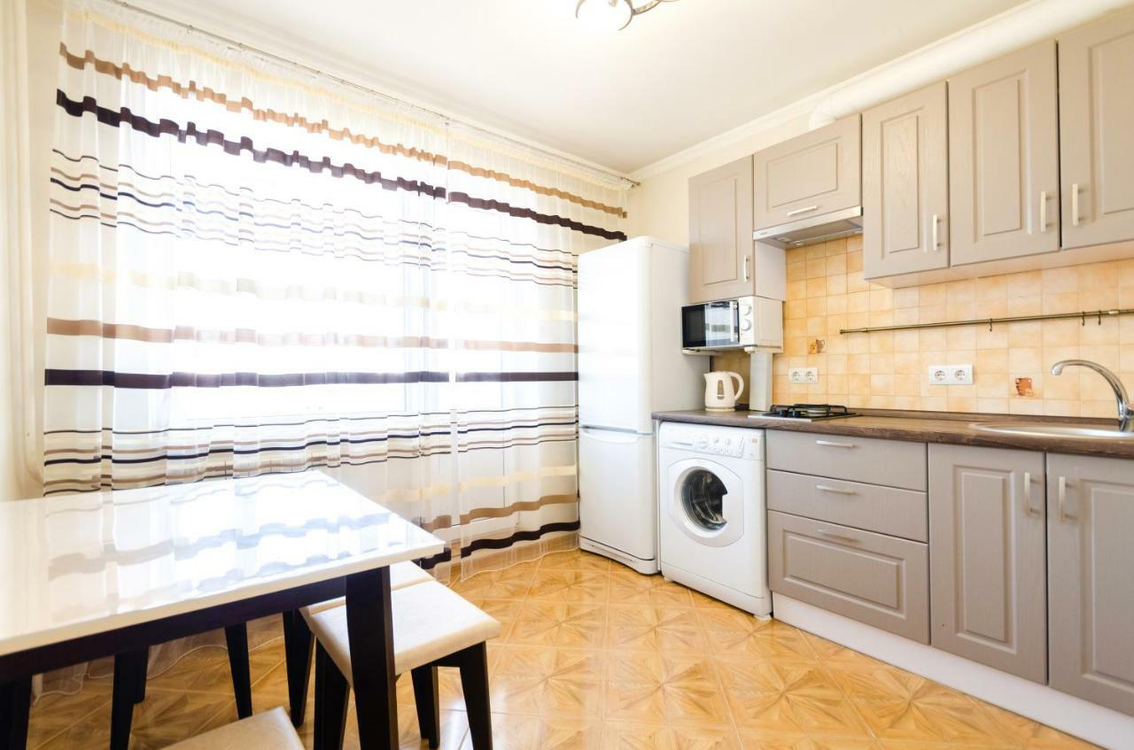Artal Apartment On Obolonskaya Square 3 키예프 외부 사진