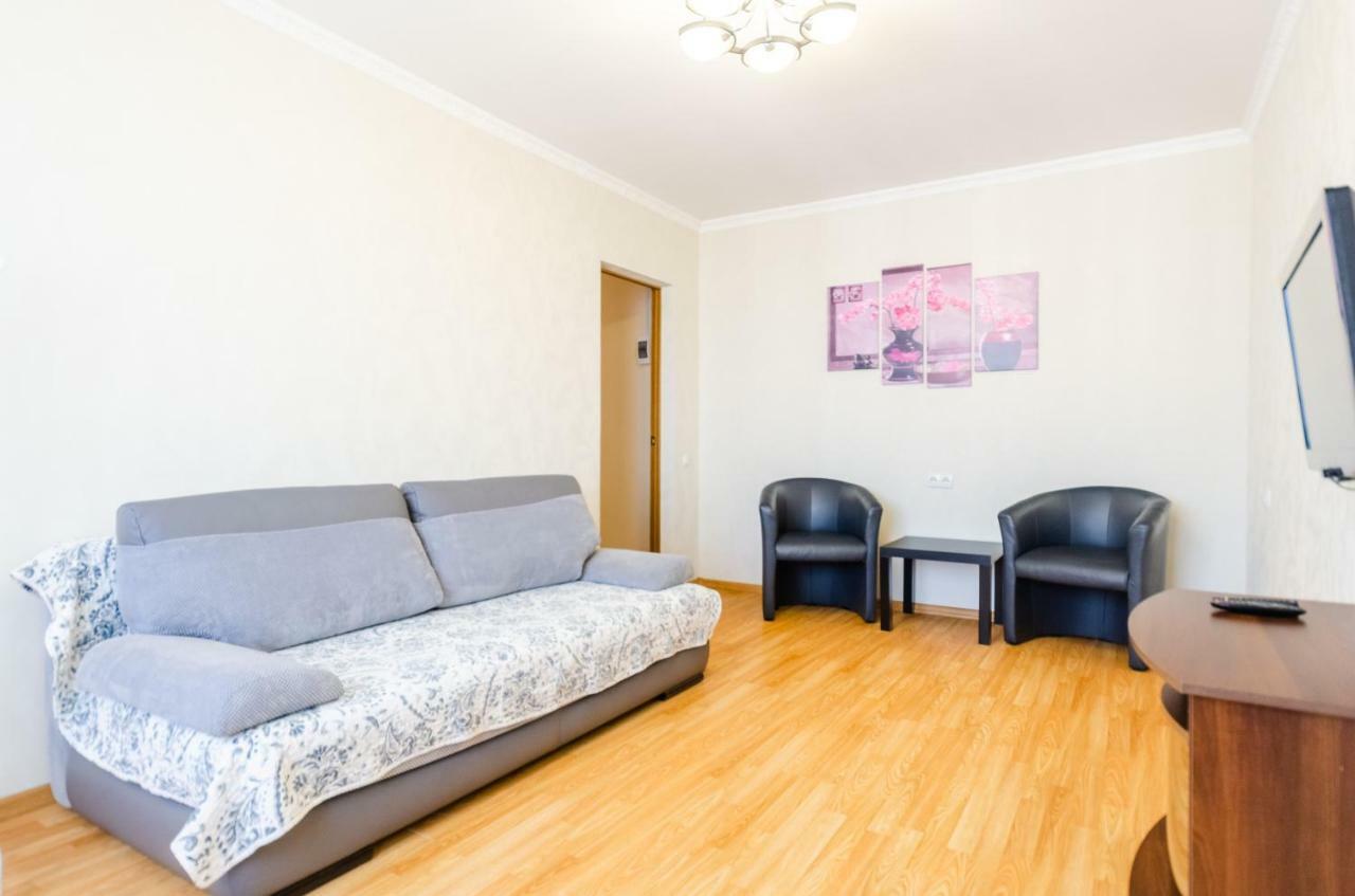 Artal Apartment On Obolonskaya Square 3 키예프 외부 사진