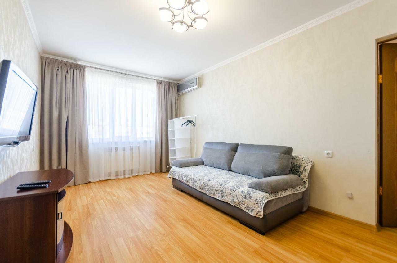 Artal Apartment On Obolonskaya Square 3 키예프 외부 사진