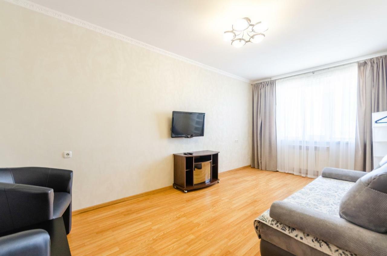 Artal Apartment On Obolonskaya Square 3 키예프 외부 사진